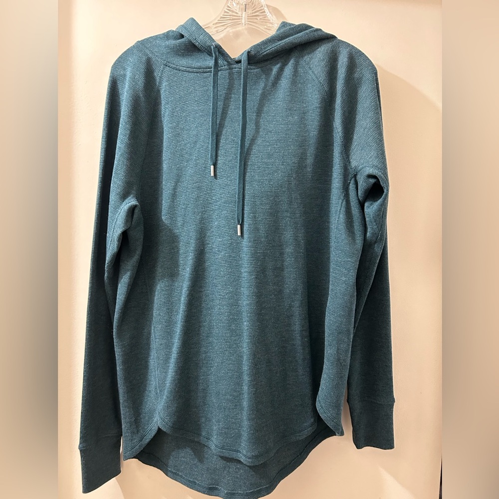 Under Armour hooded pullover long sleeve